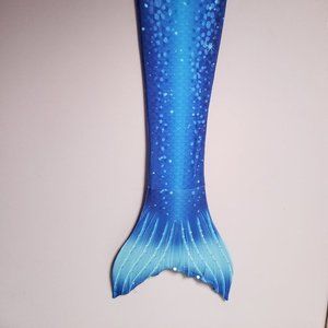 Girl's size 5-7 Mermaid Tail Kit - New with Tags